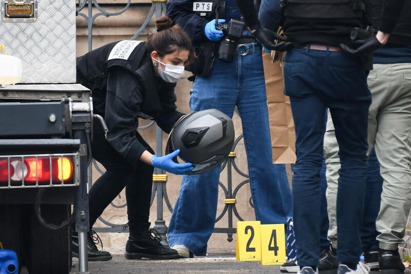 Robbery in the Louvre