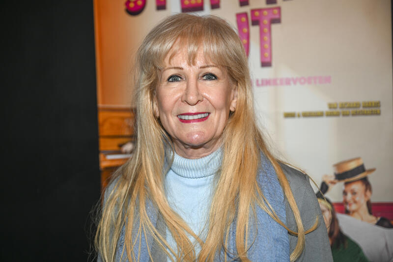 Stepping Out - Premiere