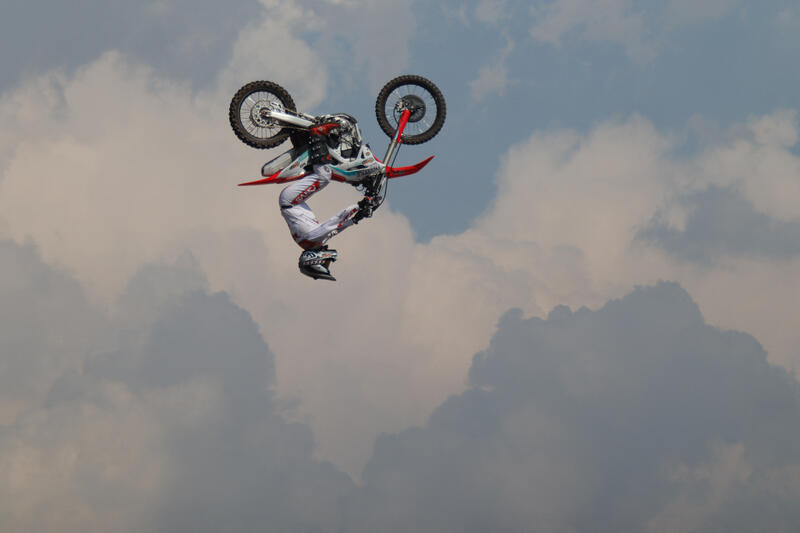 PIX OF THE WEEK - 19