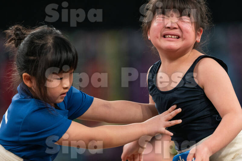 First inclusion of girls divisions in Sumo 